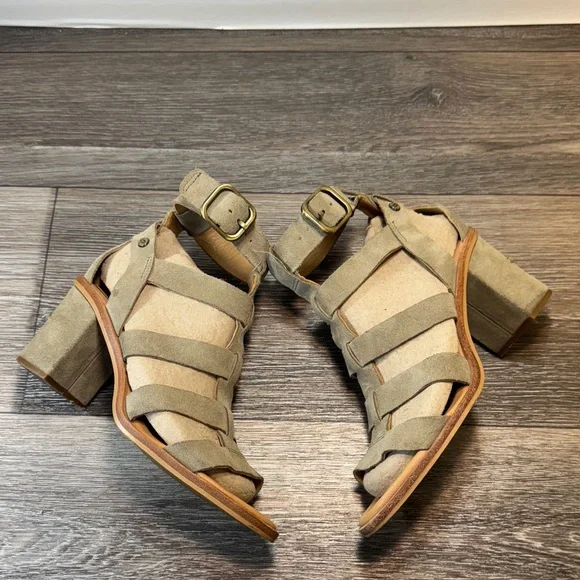 UGG Stylish green/Tan suede/leather Sandals size 7.5 (j151) - Picture 1 of 14